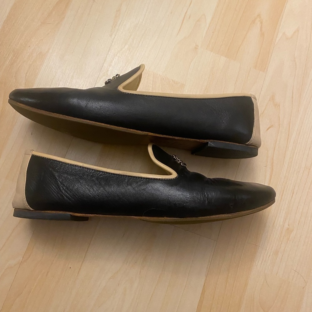 Chanel Black and Cream Loafers with logo - Picture 10 of 16